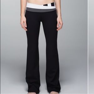 LULULEMON- Astro Pant Regular Full-On Luon Flare Leggings Walking Yoga